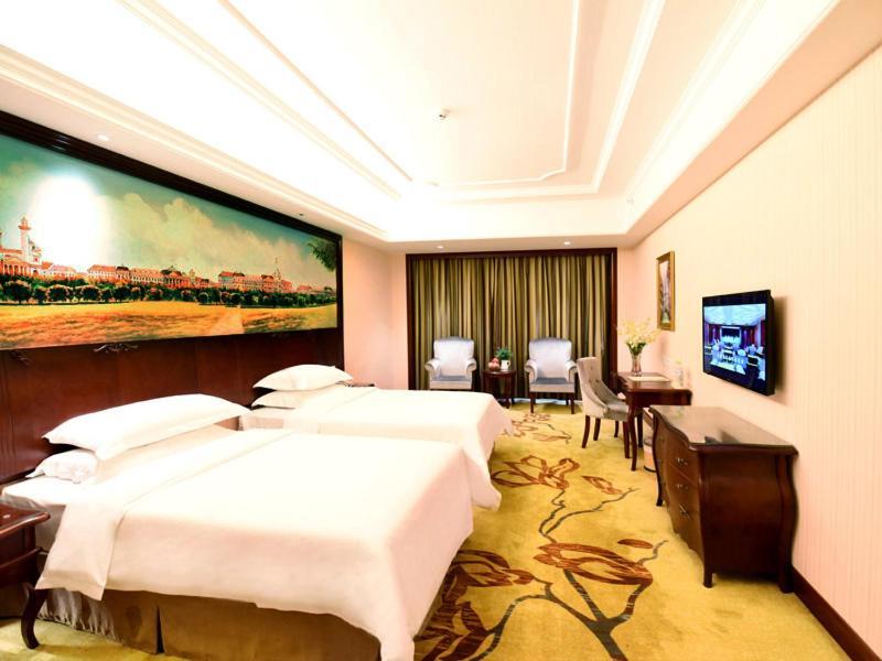 Vienna Hotel Loudi Chunyuan Pedestrian Street Екстер'єр фото